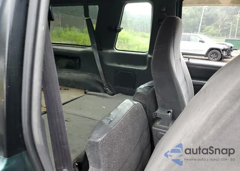 1999 Ford Explorer z USA, uszkodzony, nr VIN 1FMYU22X1XUA14954